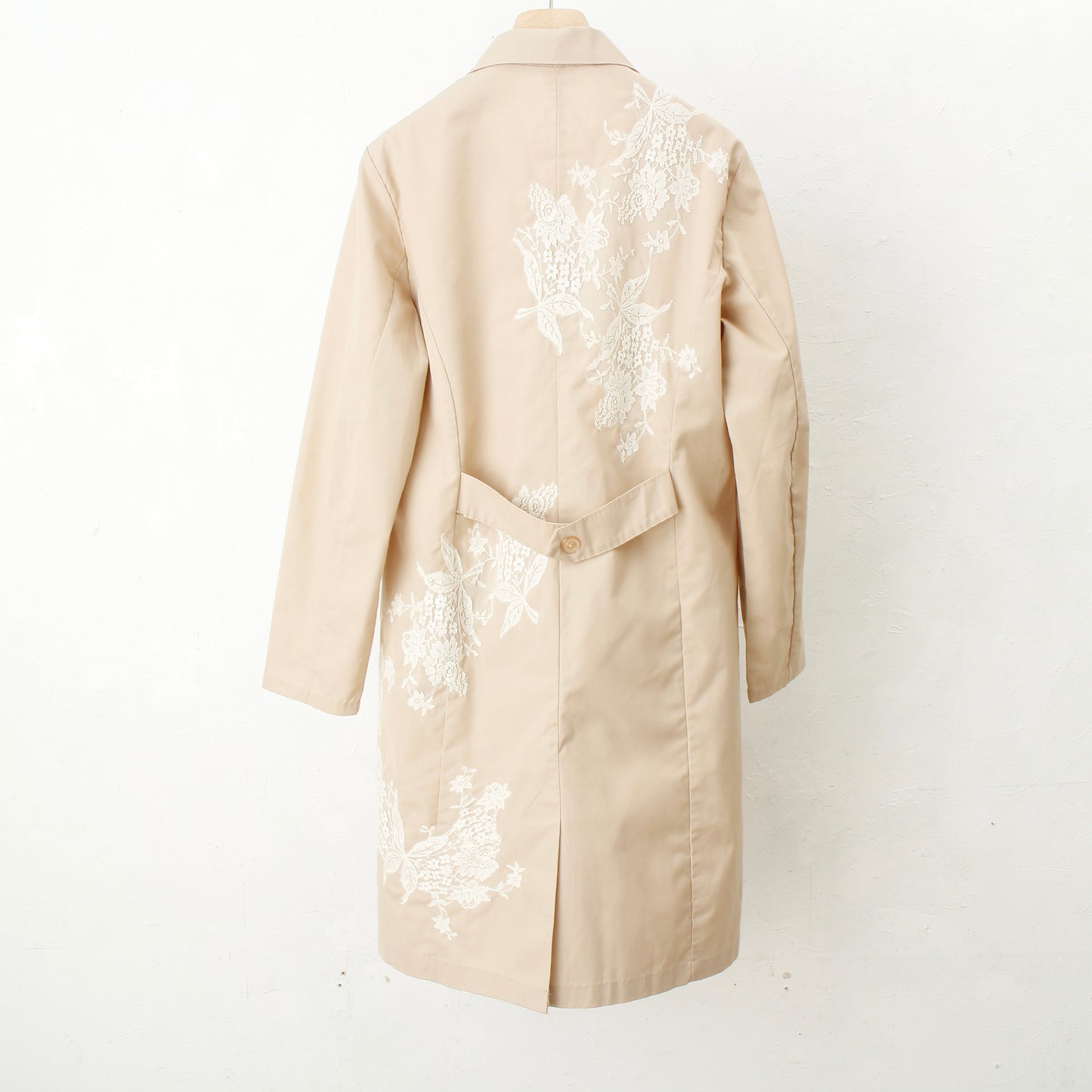 overlace /lace doctor coat