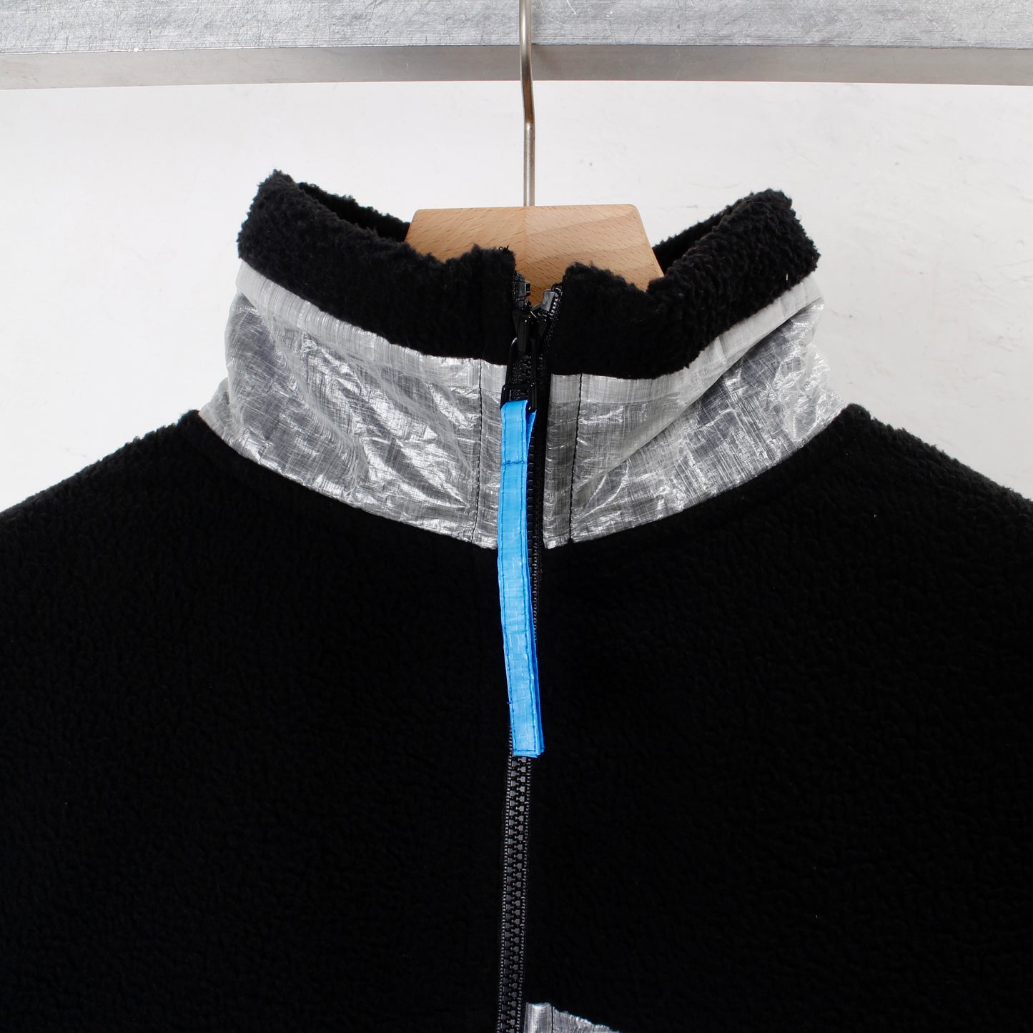 dyneema pocket zip up jacket / black