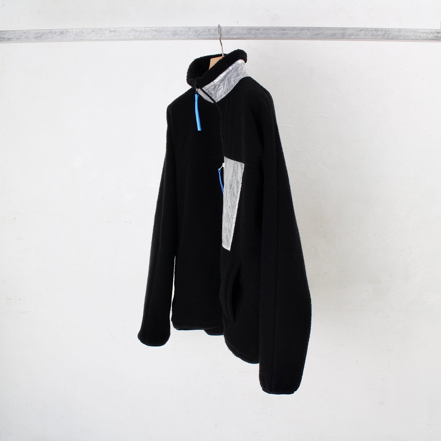 dyneema pocket zip up jacket / black