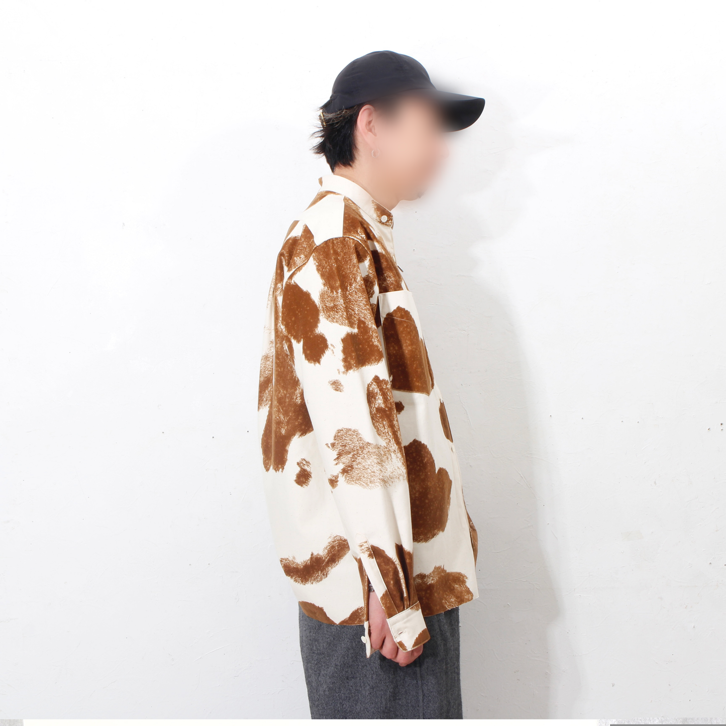 FLOCKY COW ZIP-UP SHIRT / brown
