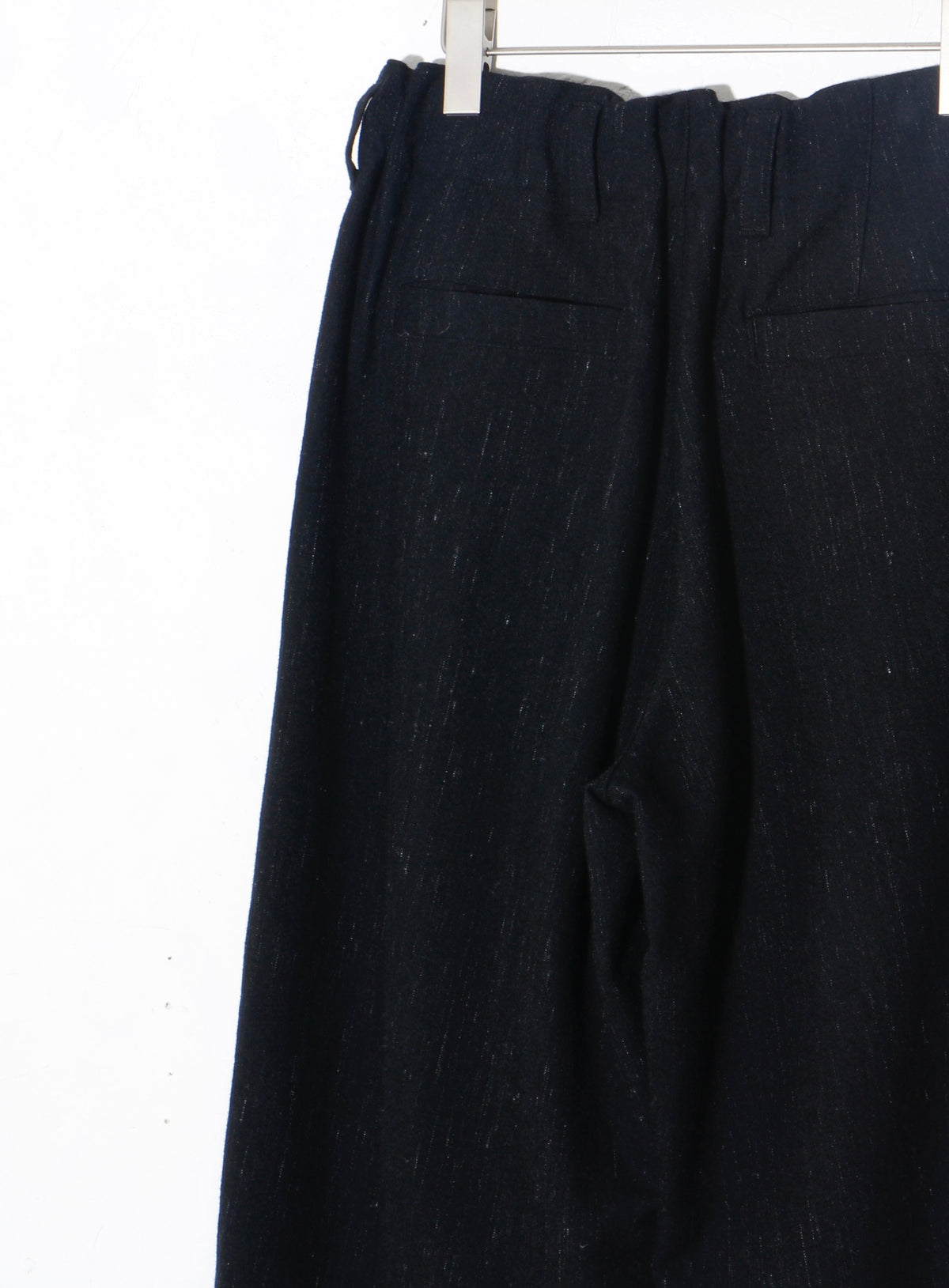 Cosmos wool 2tuck trousers / black