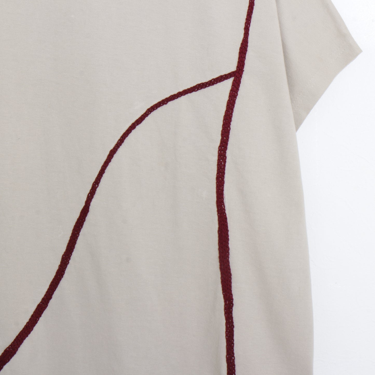 Hand Embroidery cut&sewn LAKE / off-white ×red
