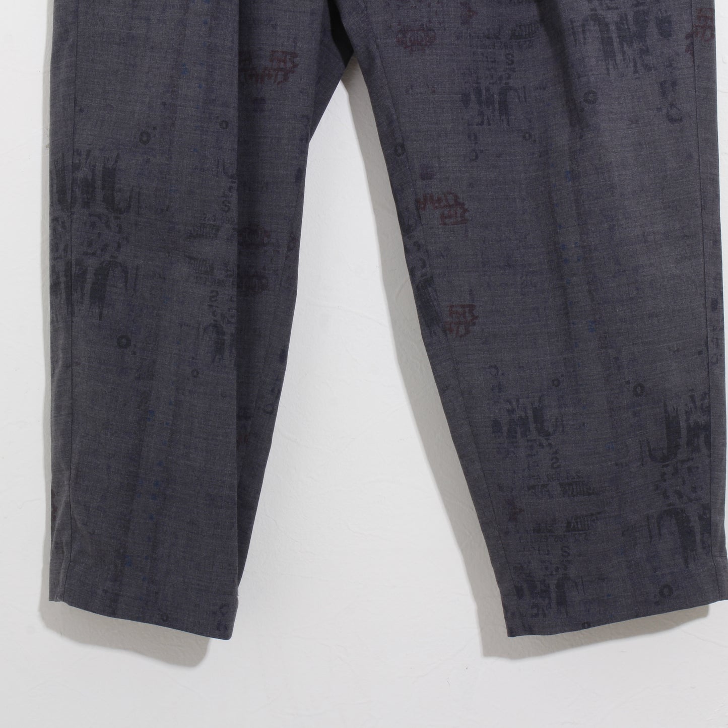 india wall print tapered pants / gray