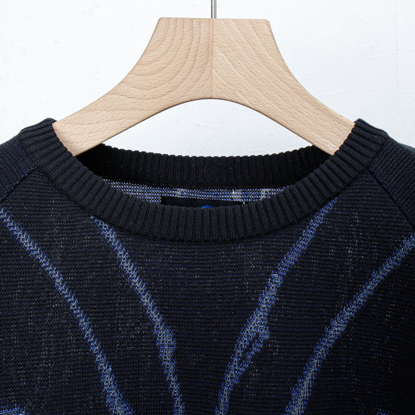 "Bionic Aurora" jacquard sweater / black