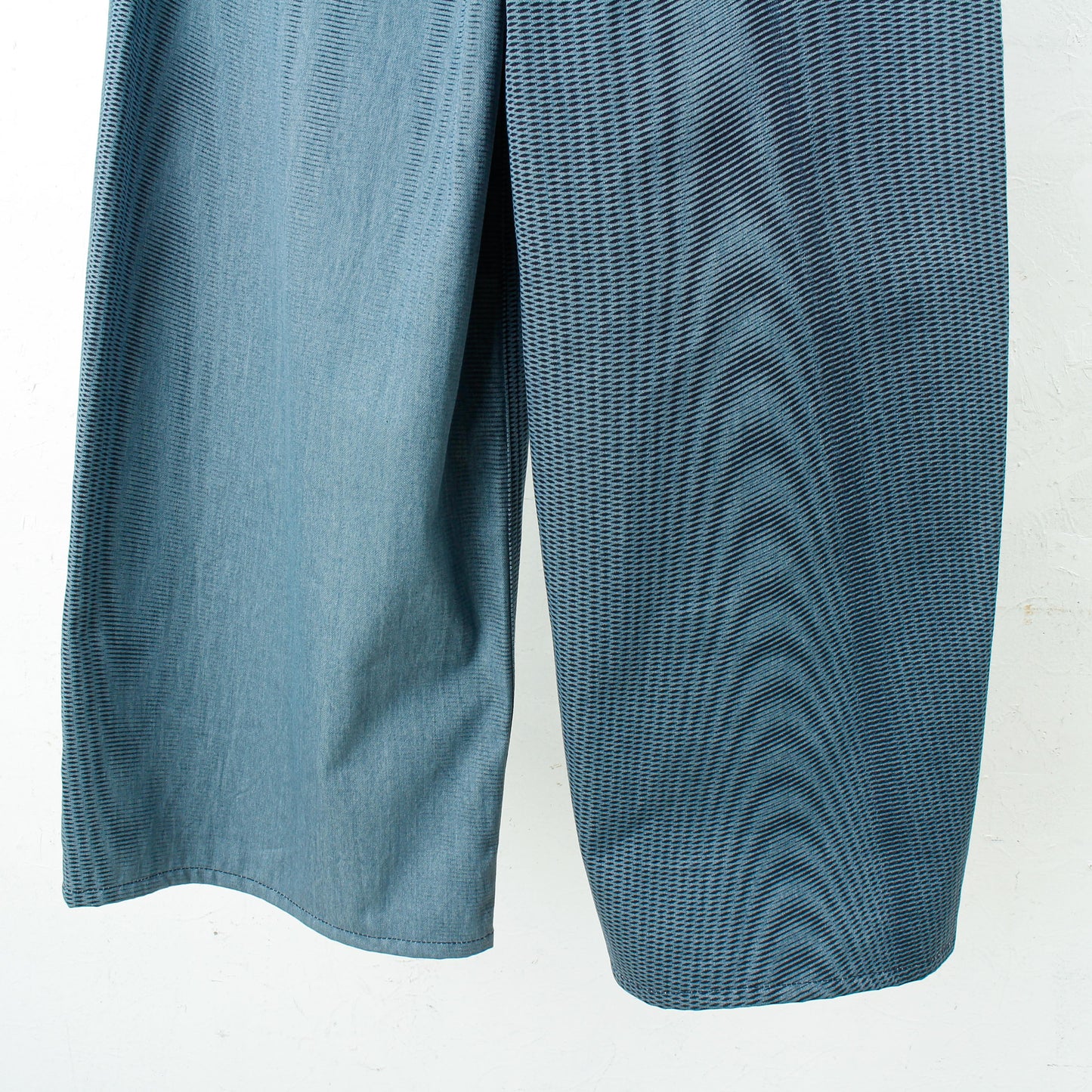 Mirage_Bold_Denim / moire-bleach