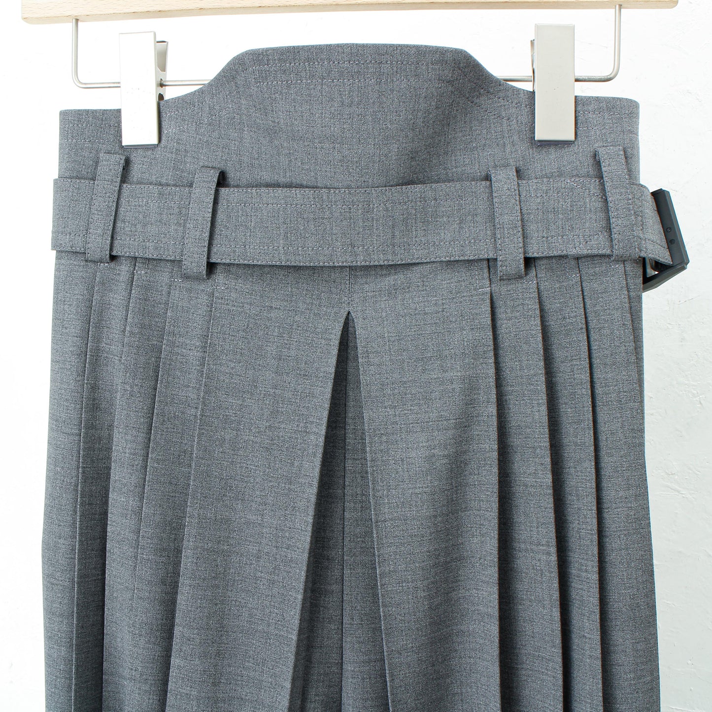 Hak_Pleats_pants / grey