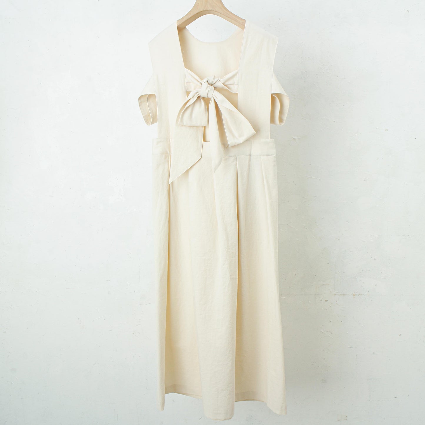 暮chic / 背りぼんワンピース / white