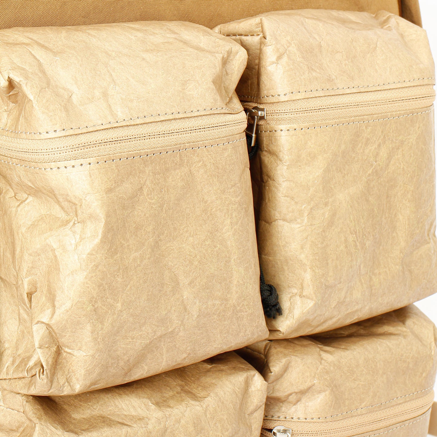 multi pocket suspension backpack / camel