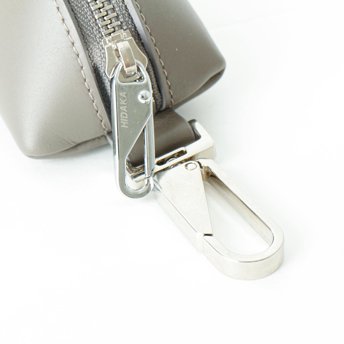 CARABINER PEN CASE