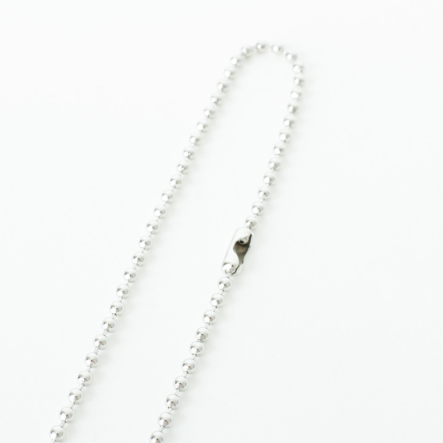 BALLOON DOG NECKLACE