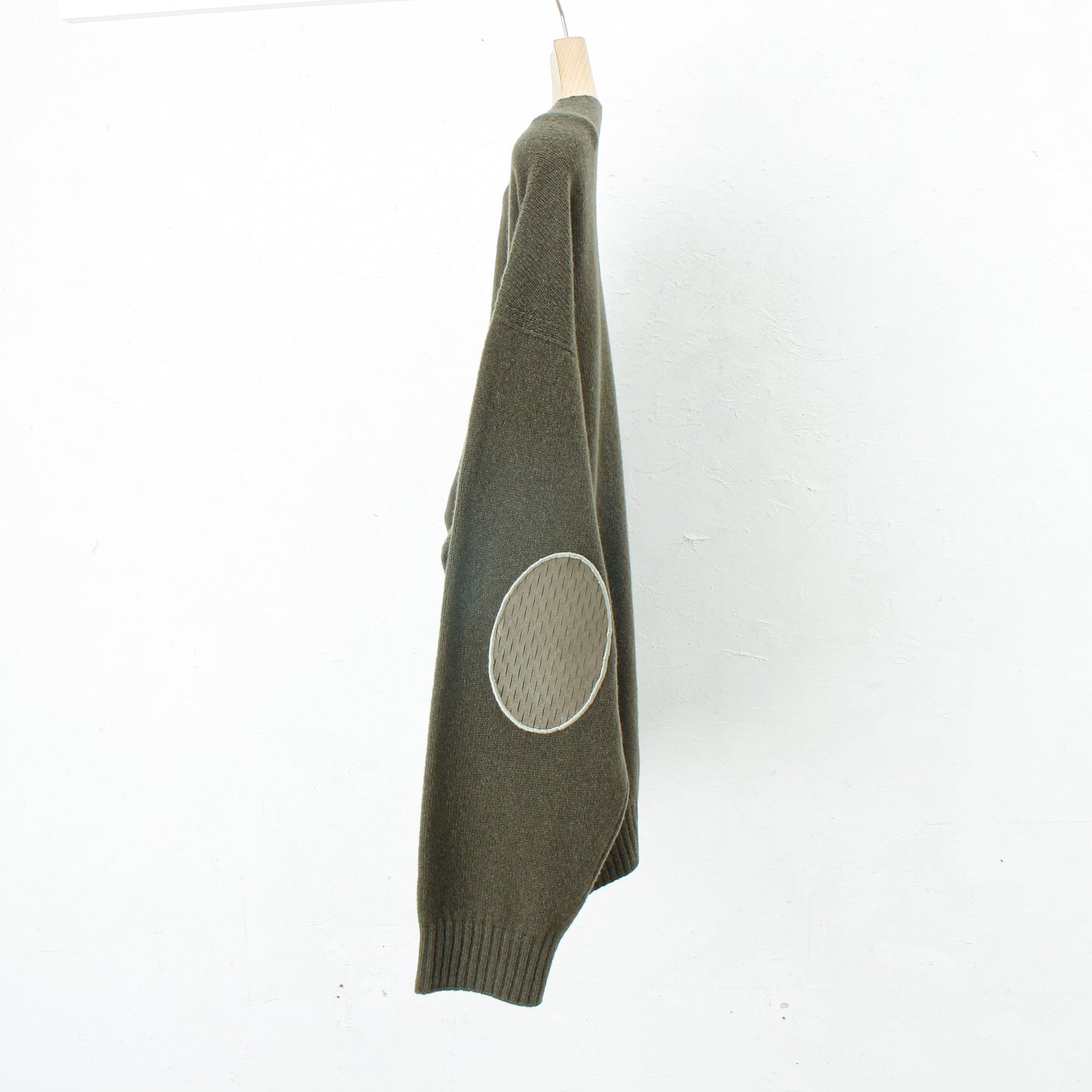slited leather elbow patch sweater / khaki