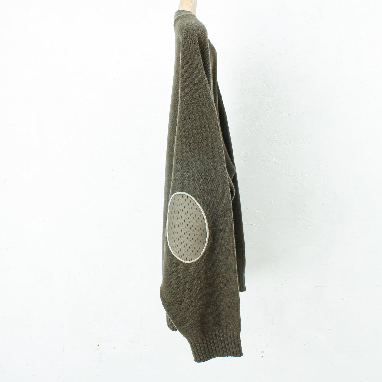 slited leather elbow patch sweater / khaki