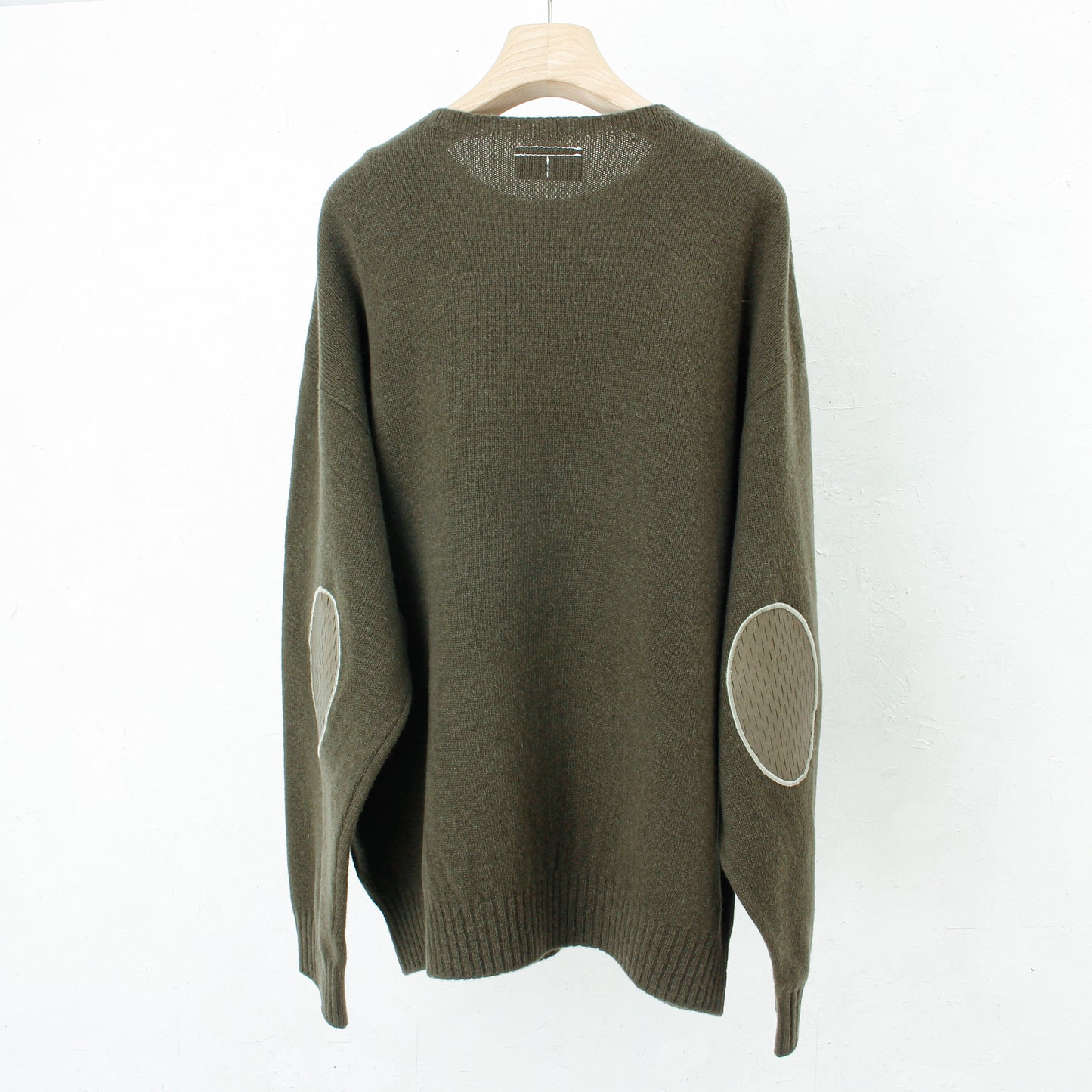 slited leather elbow patch sweater / khaki