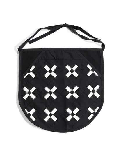 【HOUSE QUILT】 / APRON（ROUND）＜CROSS＞　※受注生産アイテムとなります。