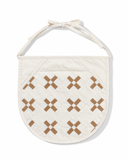 【HOUSE QUILT】 / APRON（ROUND）＜CROSS＞　※受注生産アイテムとなります。