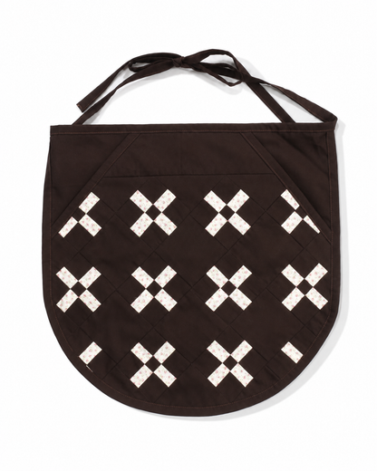【HOUSE QUILT】 / APRON（ROUND）＜CROSS＞　※受注生産アイテムとなります。