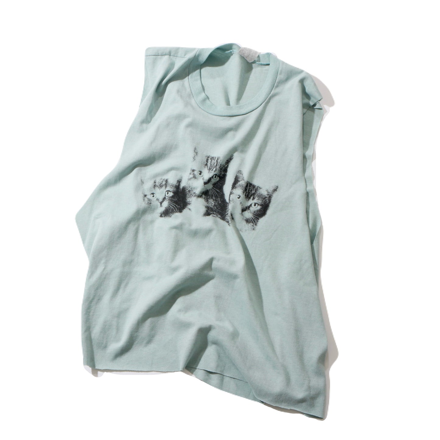 バックヤード / 3匹の猫ちゃん　cut off tee