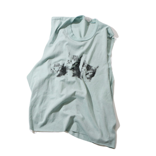 バックヤード / 3匹の猫ちゃん　cut off tee