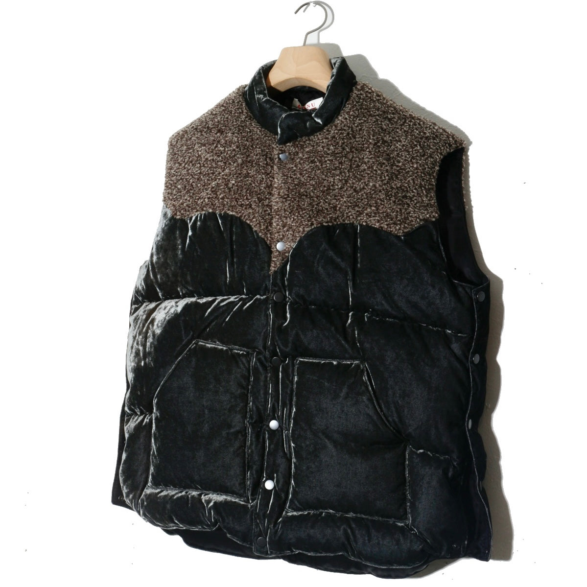 Velvet Mountain Down Vest  / Dusty Black