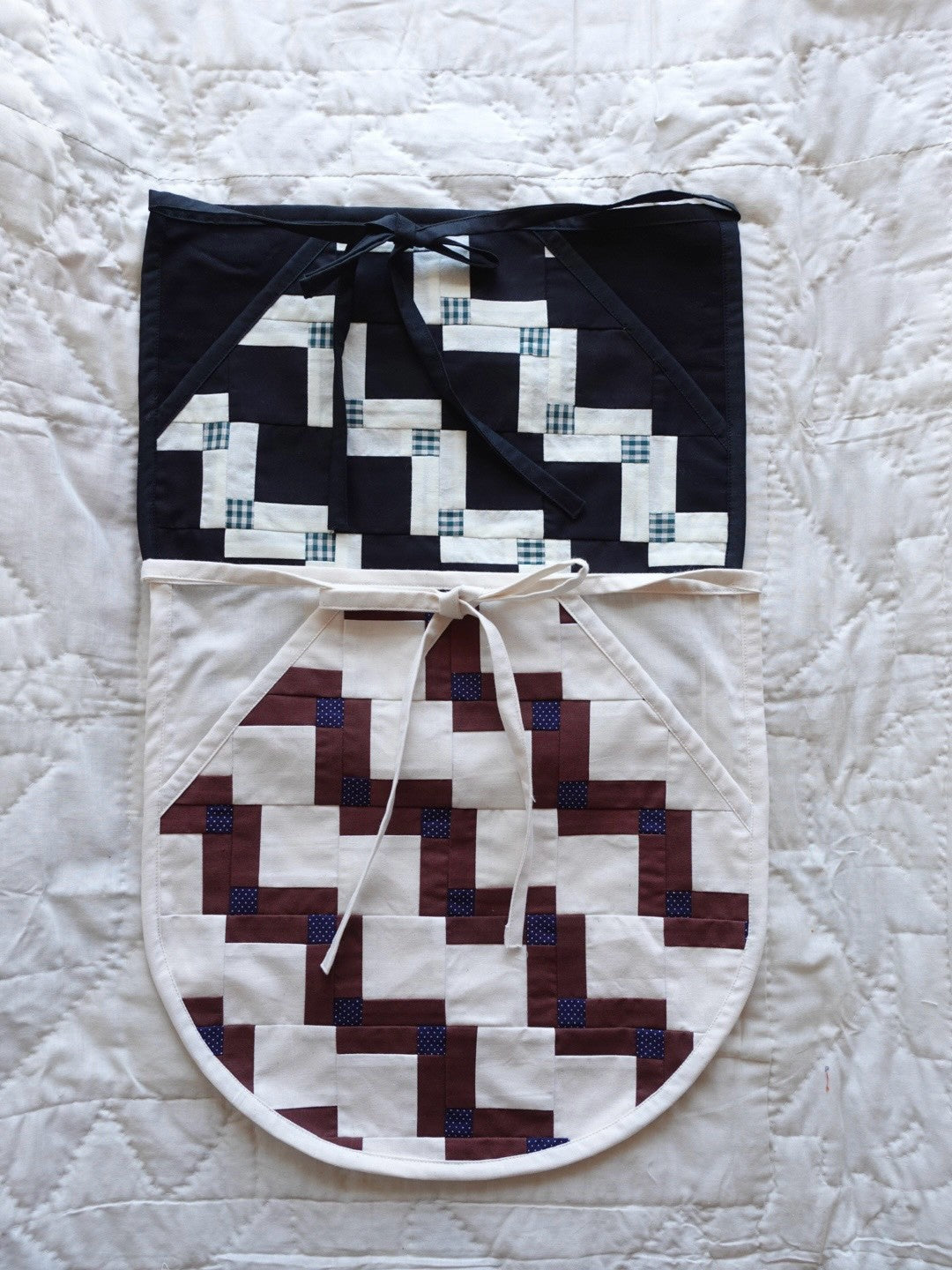 【HOUSE QUILT】 / APRON（ROUND）＜STEP BLOCK＞　※受注生産アイテムとなります。