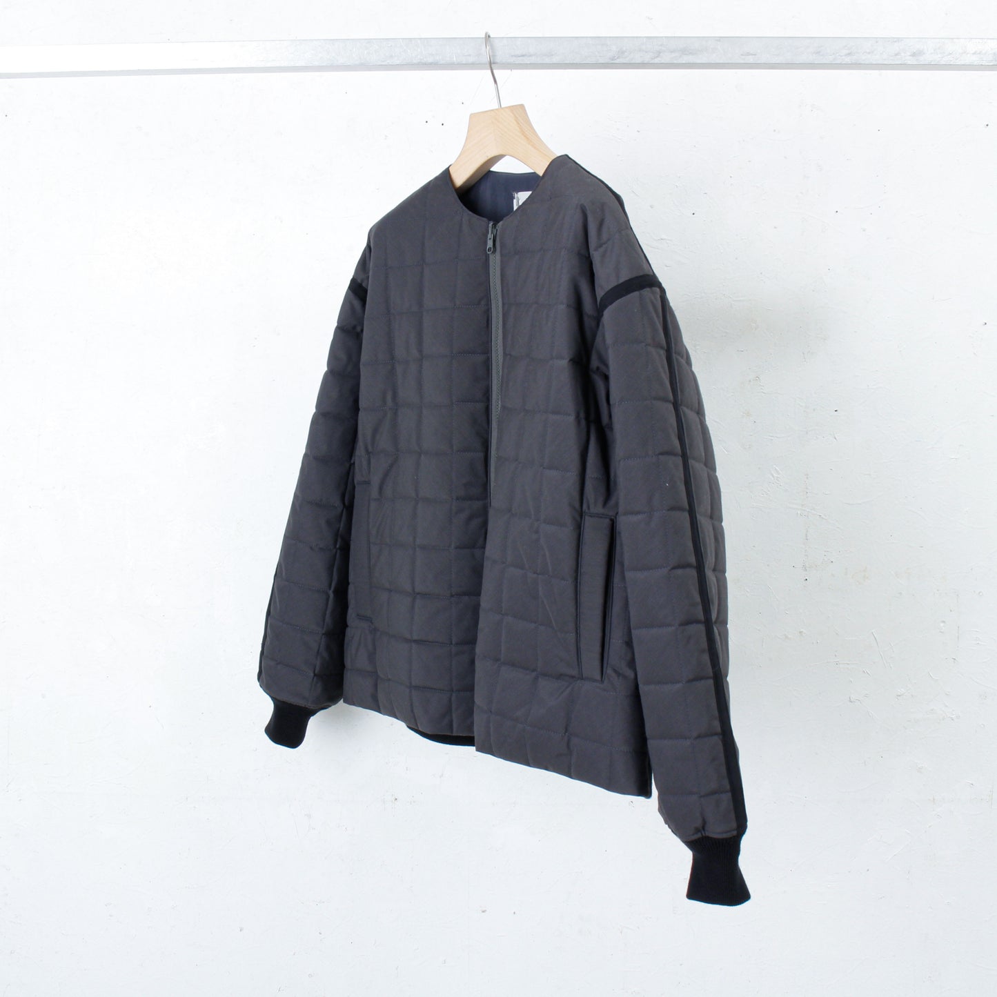 HIDESIGN  / Security Reversible Jacket for Device