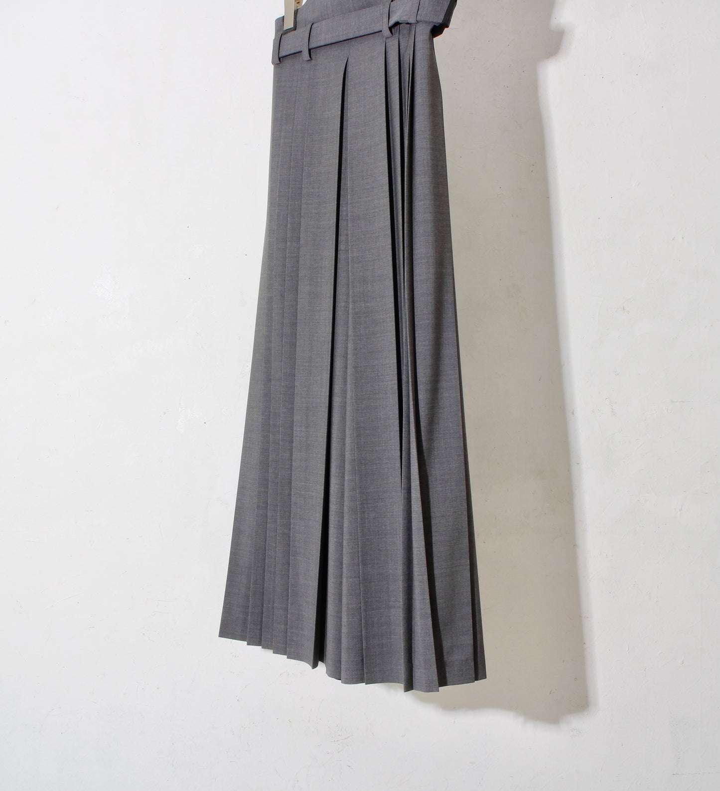 Hak_Pleats_pants / grey