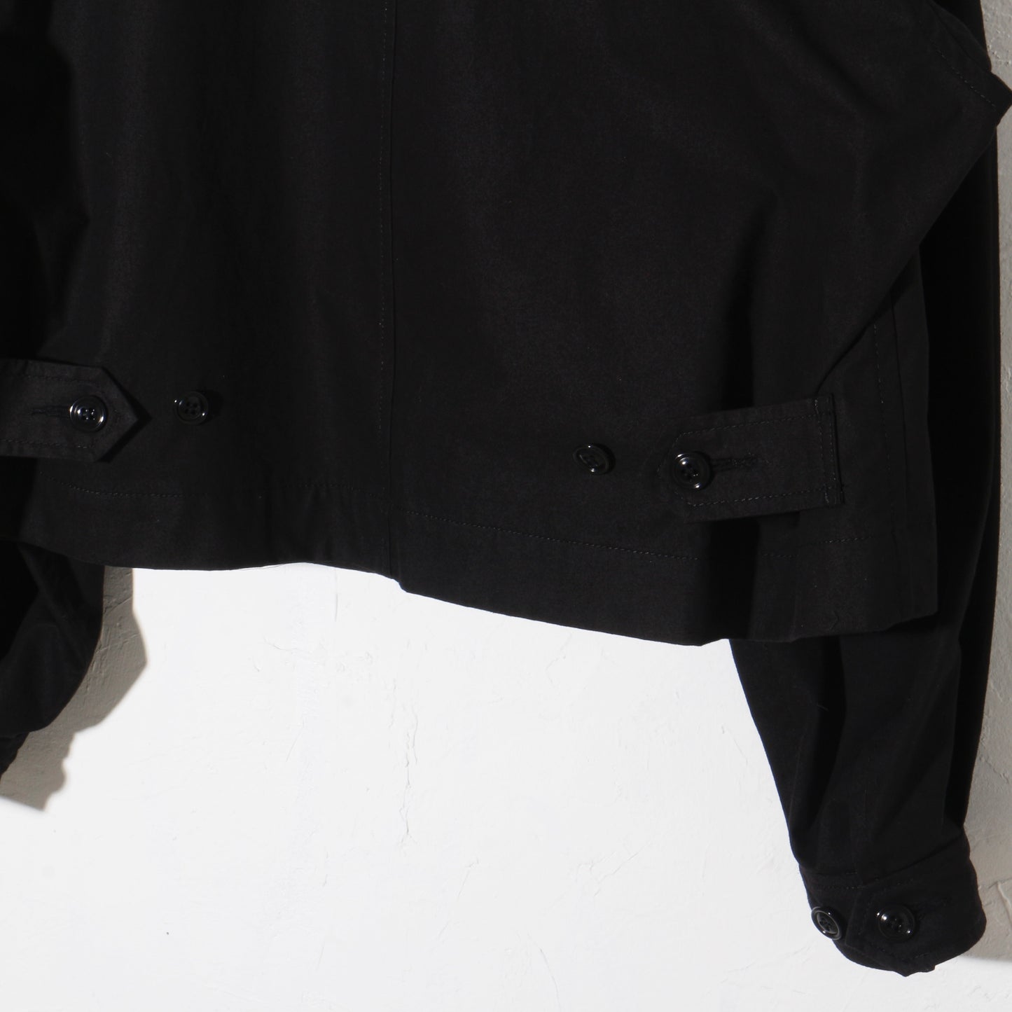 written by /MULTI POCKET ZIP UP BLOUSON. / bk