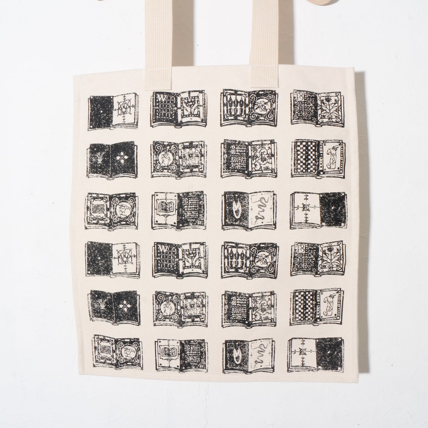 written by /TOTE BAG flat