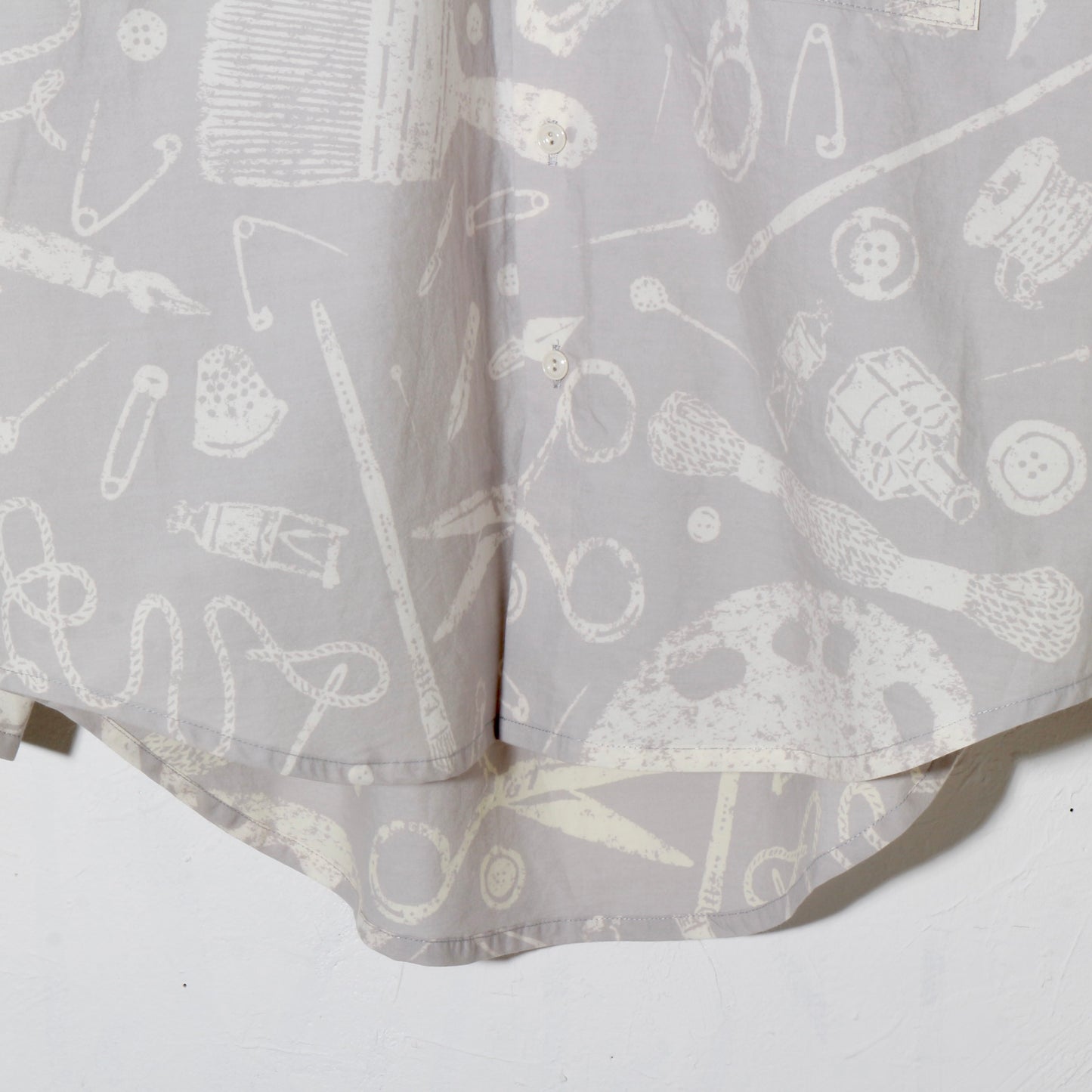 written by /TOOLS DISCHARGE SHIRT