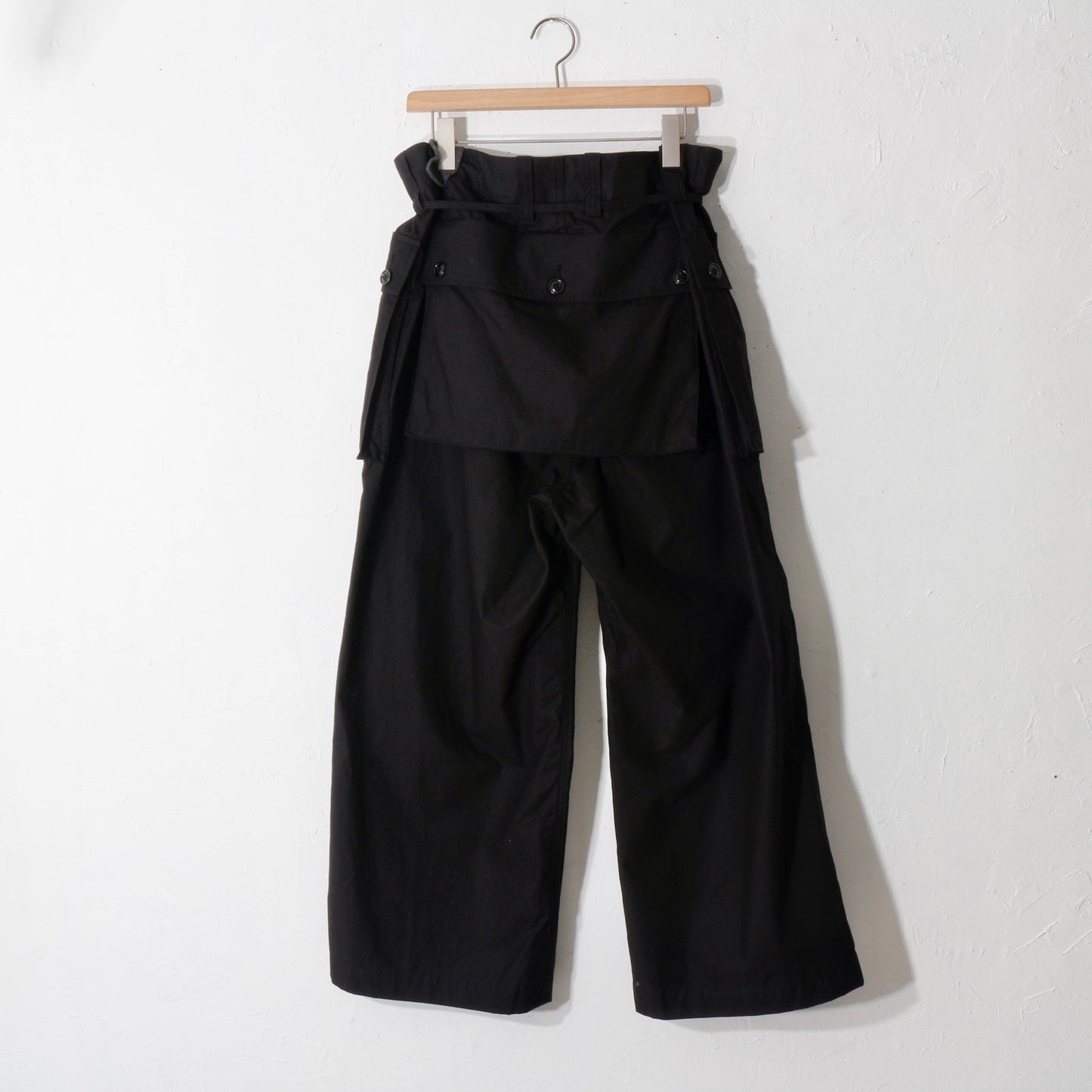 written by / multi pocket pants / bk