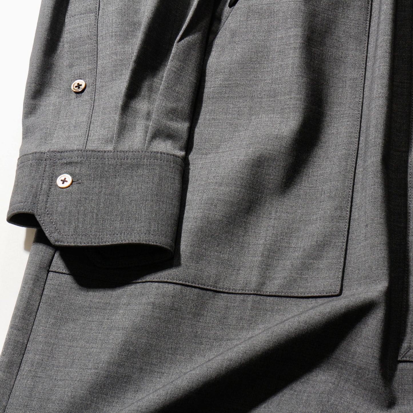 Window_Over_Shirts / grey