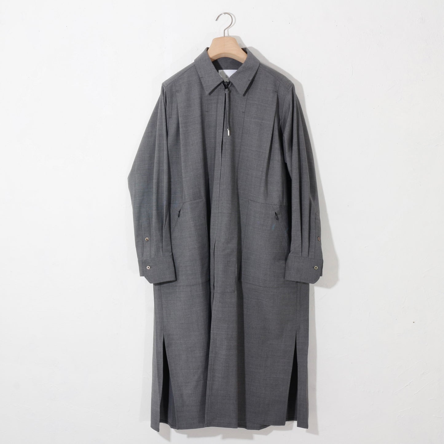 Window_Over_Shirts / grey