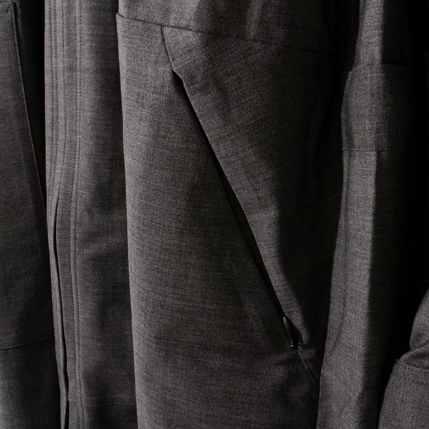 Window_Over_Shirts / grey