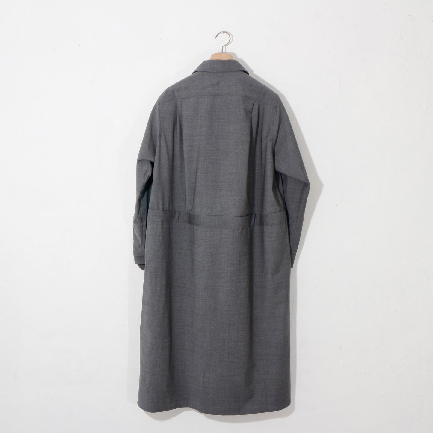 Window_Over_Shirts / grey