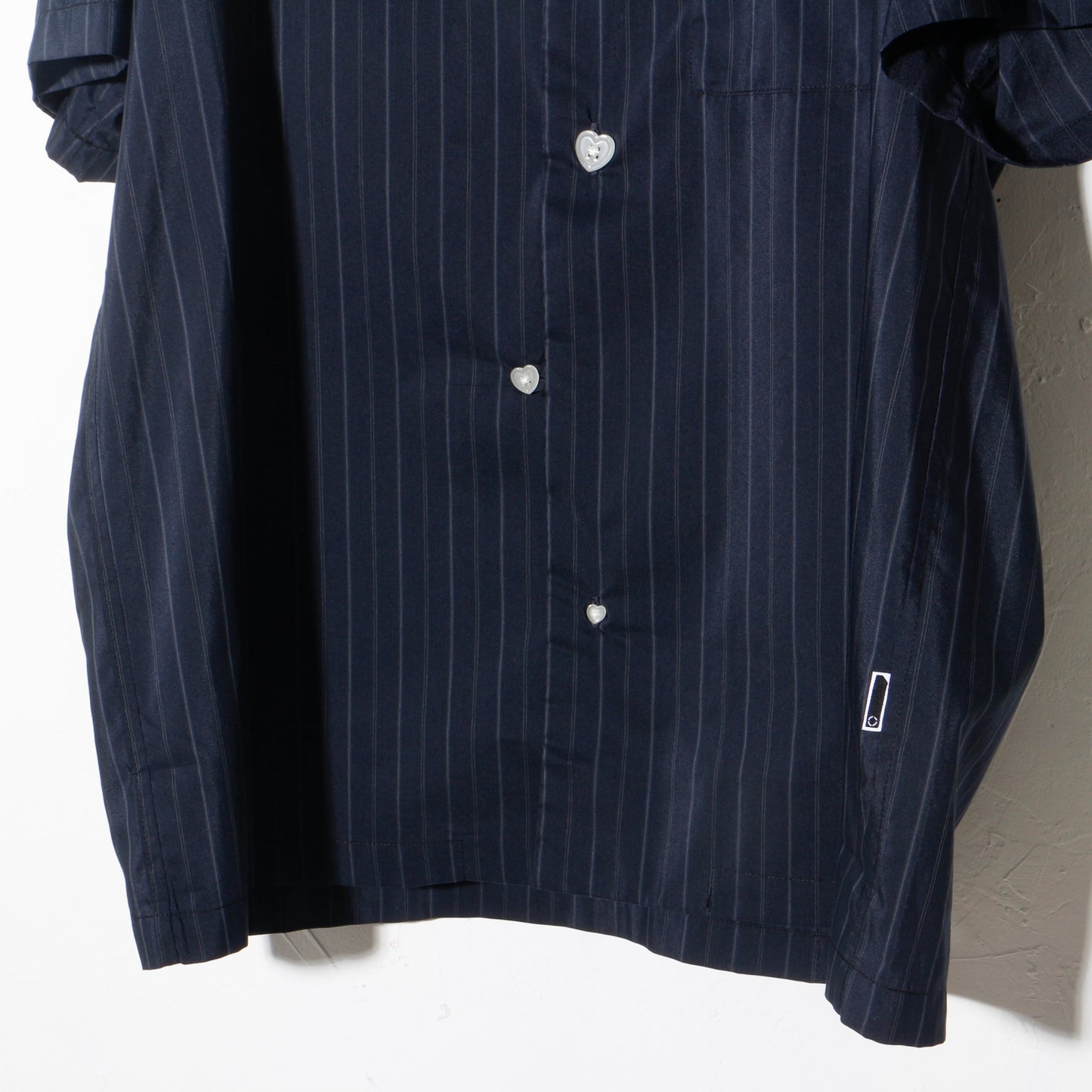 FLOATING HEART SS SHIRT