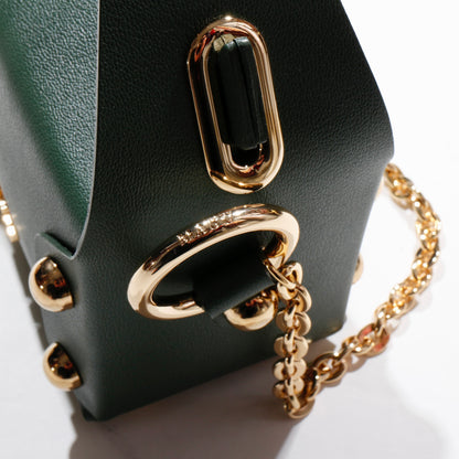 LEATHER CAKE BAG / moss green