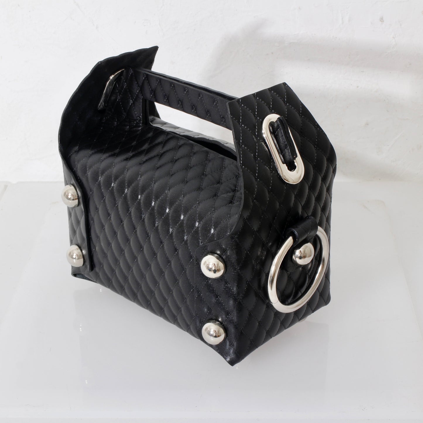 LEATHER CAKE BAG / black