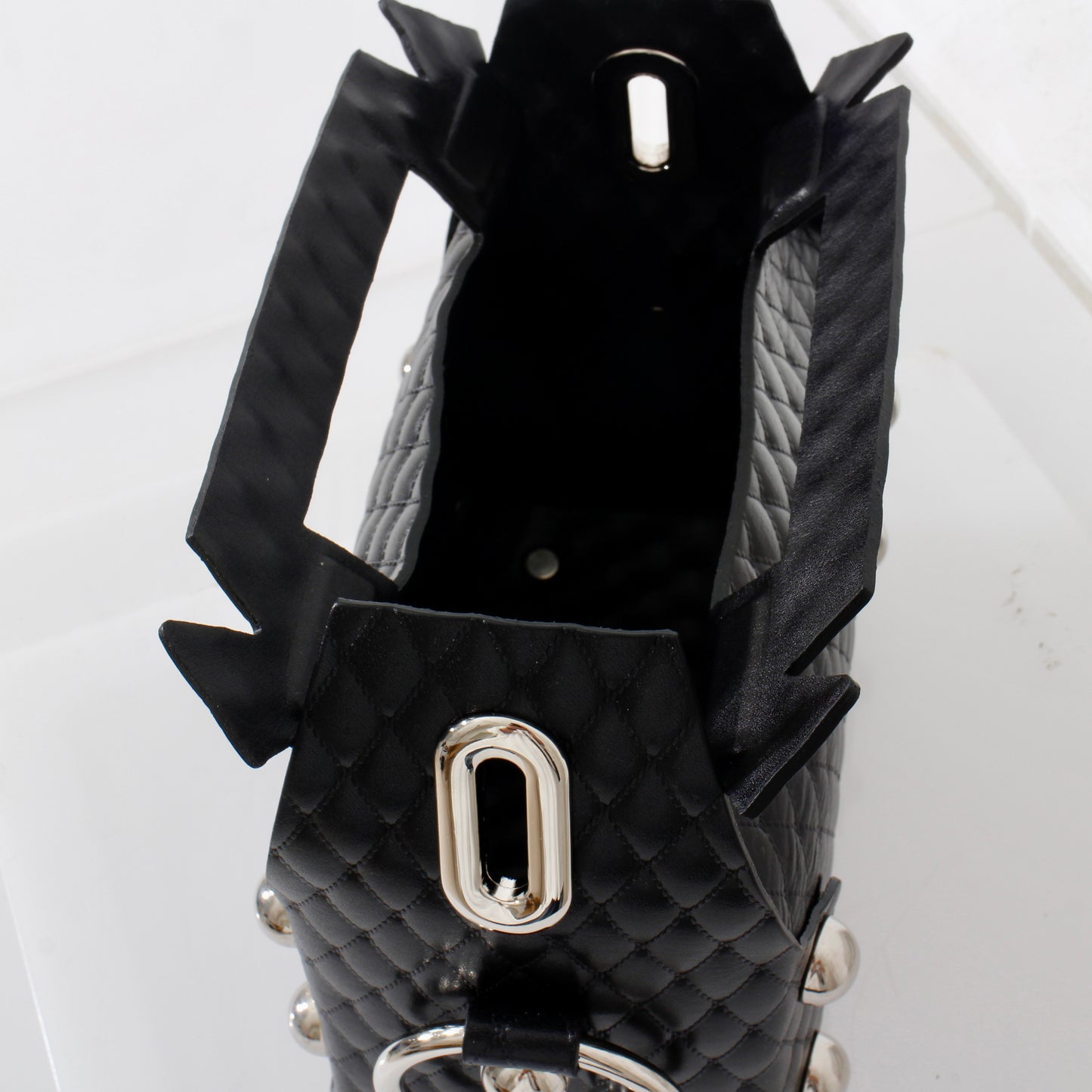 LEATHER CAKE BAG / black