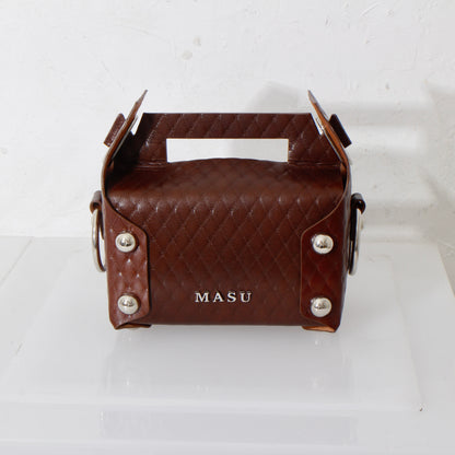 LEATHER CAKE BAG / brown