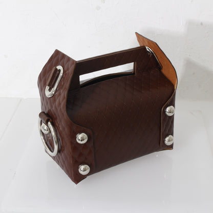 LEATHER CAKE BAG / brown