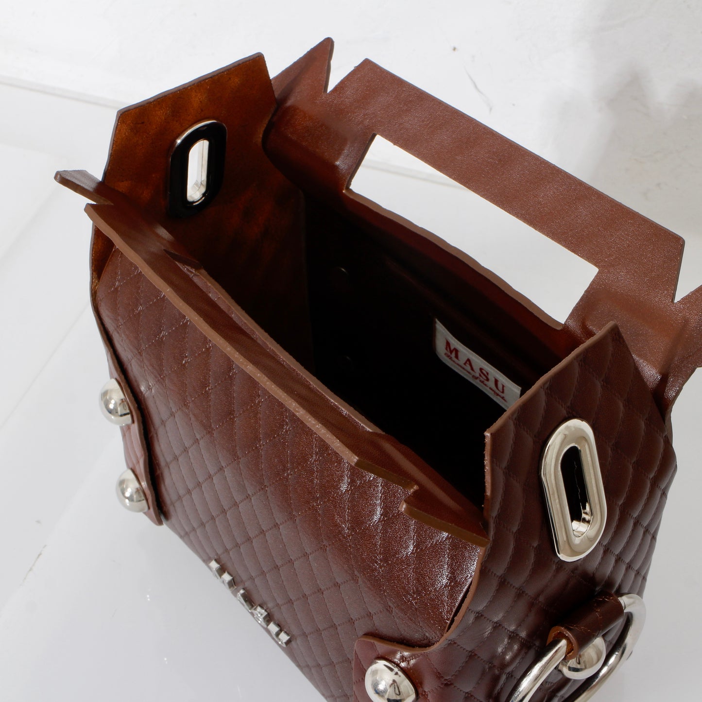 LEATHER CAKE BAG / brown