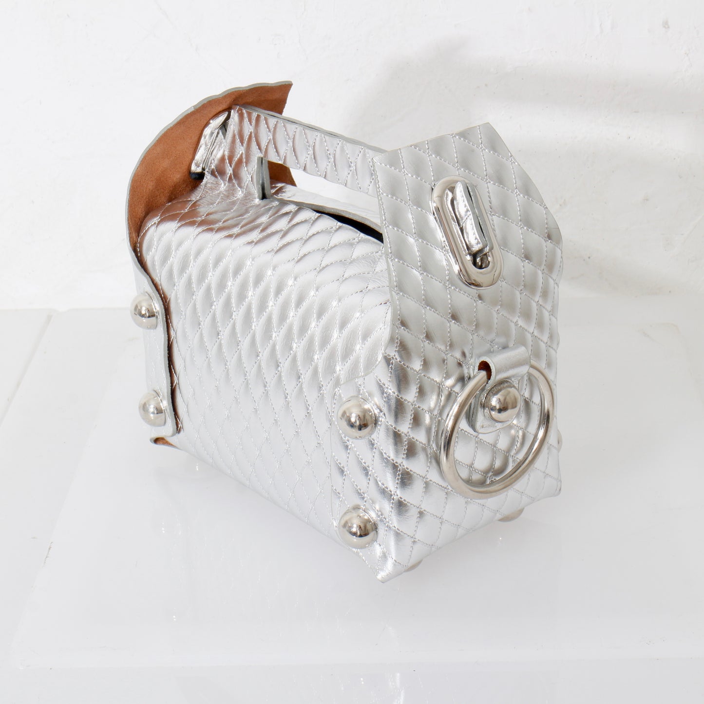 LEATHER CAKE BAG / silver
