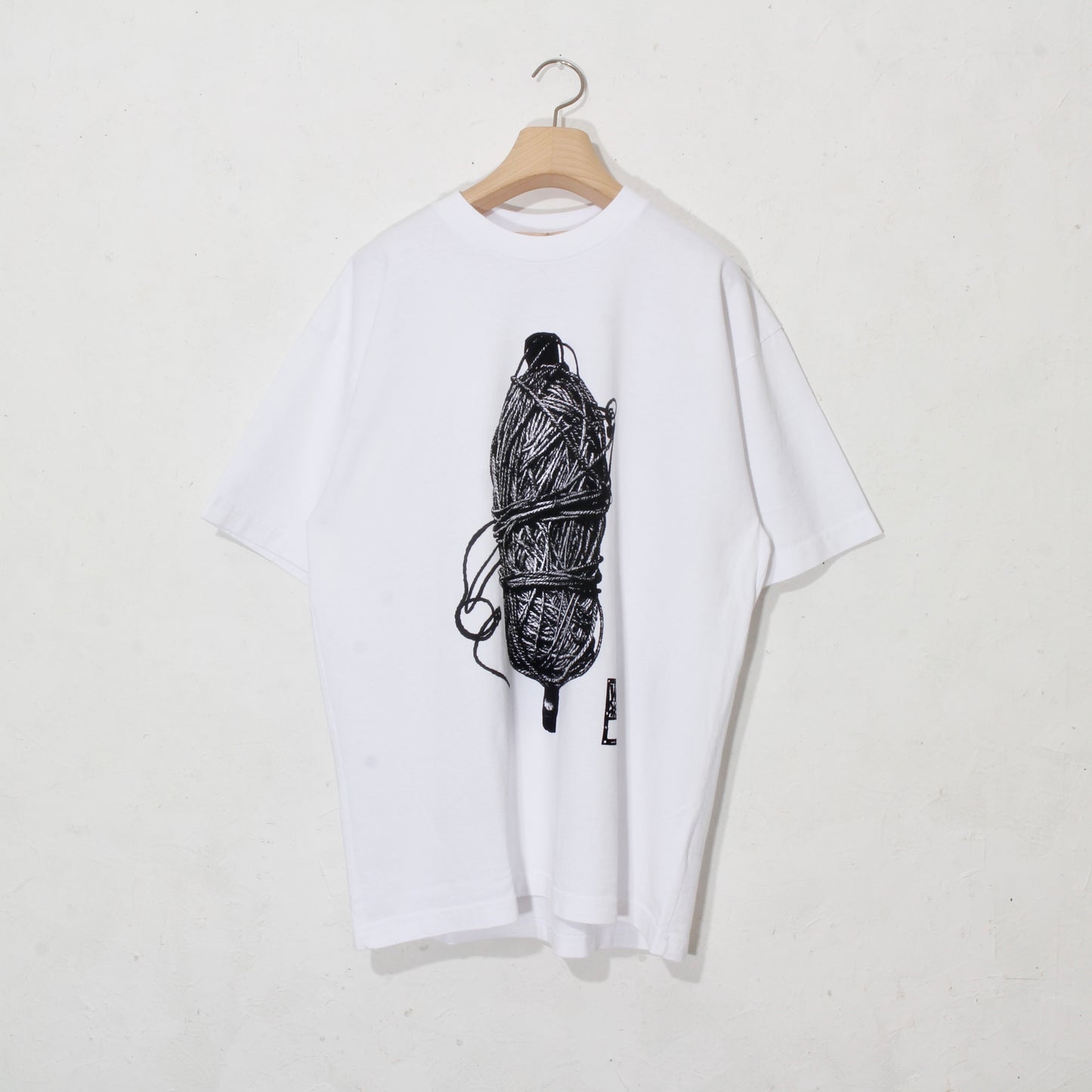 market print T-shirt / yarn  / wh