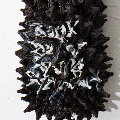 SPIKY NEWTON BAG / black