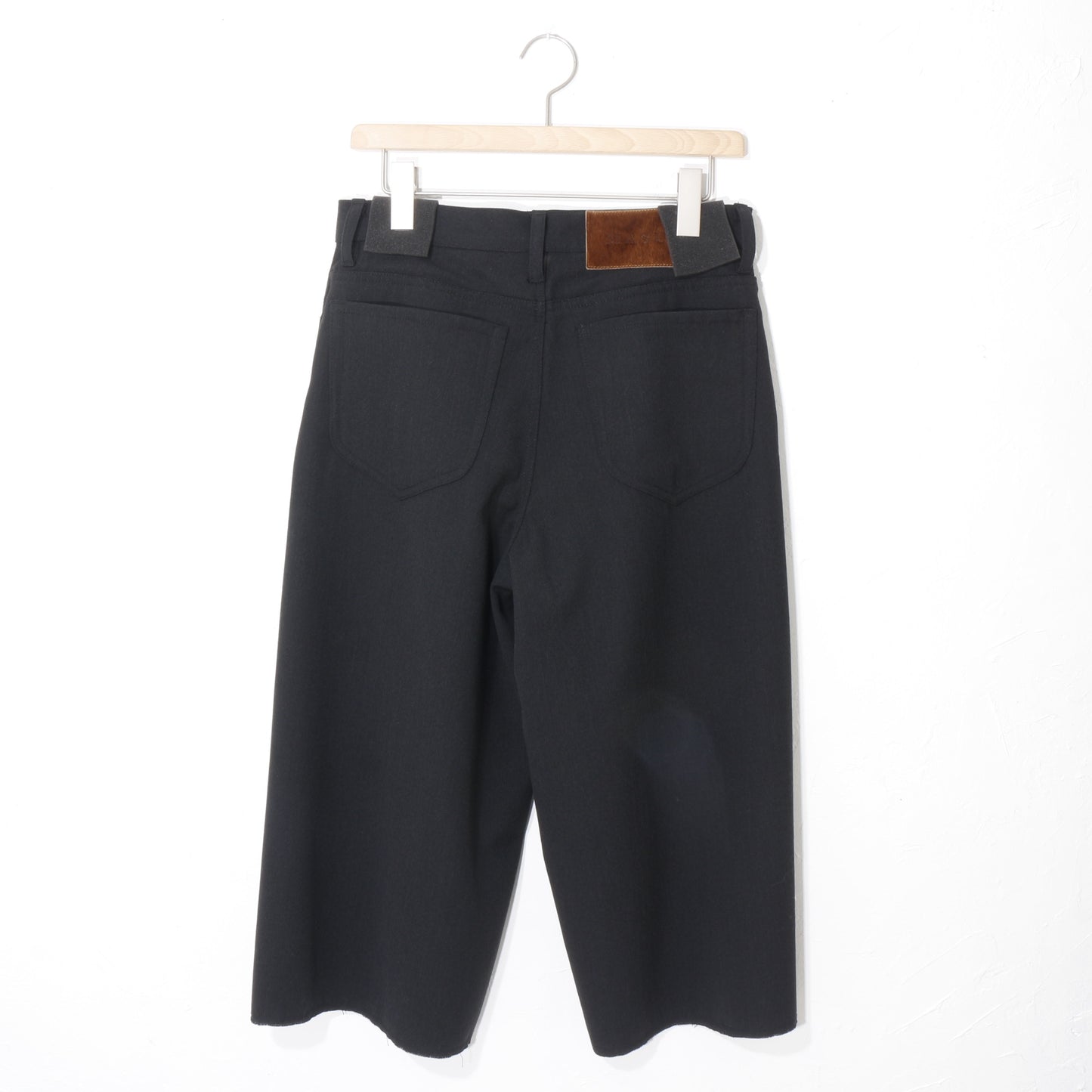 CANVAS SHORTS / black ebony