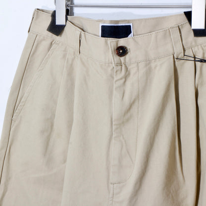 TWILL PLEATED PANTS　/ beige
