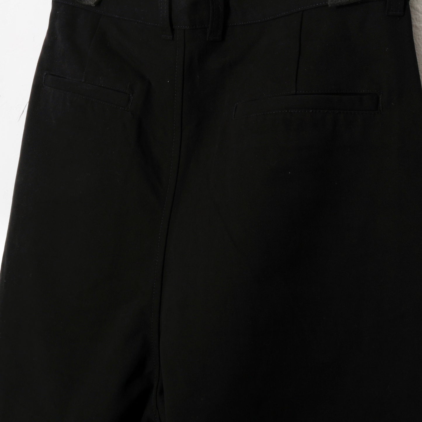TWILL PLEATED PANTS　/ black