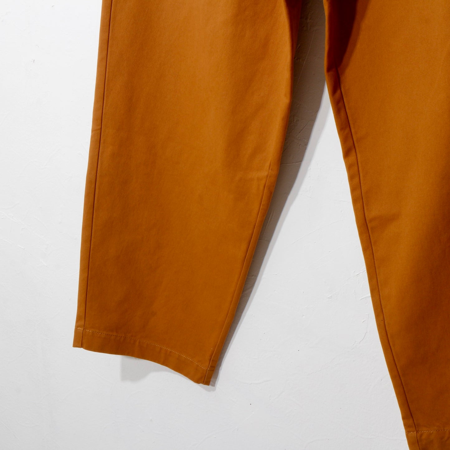 TWILL PLEATED PANTS　/ brown