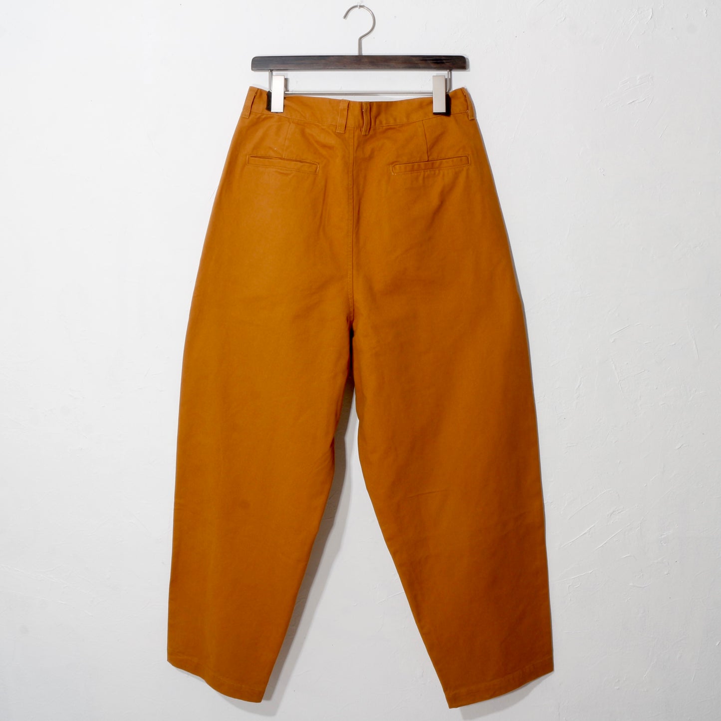 TWILL PLEATED PANTS　/ brown