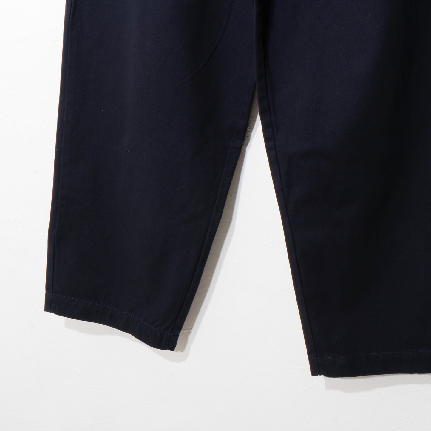 TWILL PLEATED PANTS　/ navy